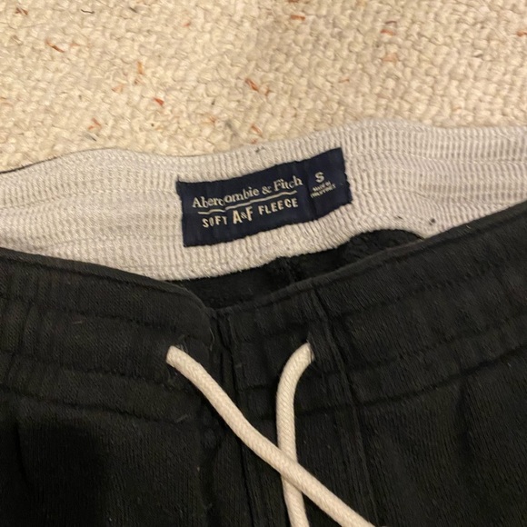 Black Abercrombie & Finch sweatpants size small - Picture 2 of 4